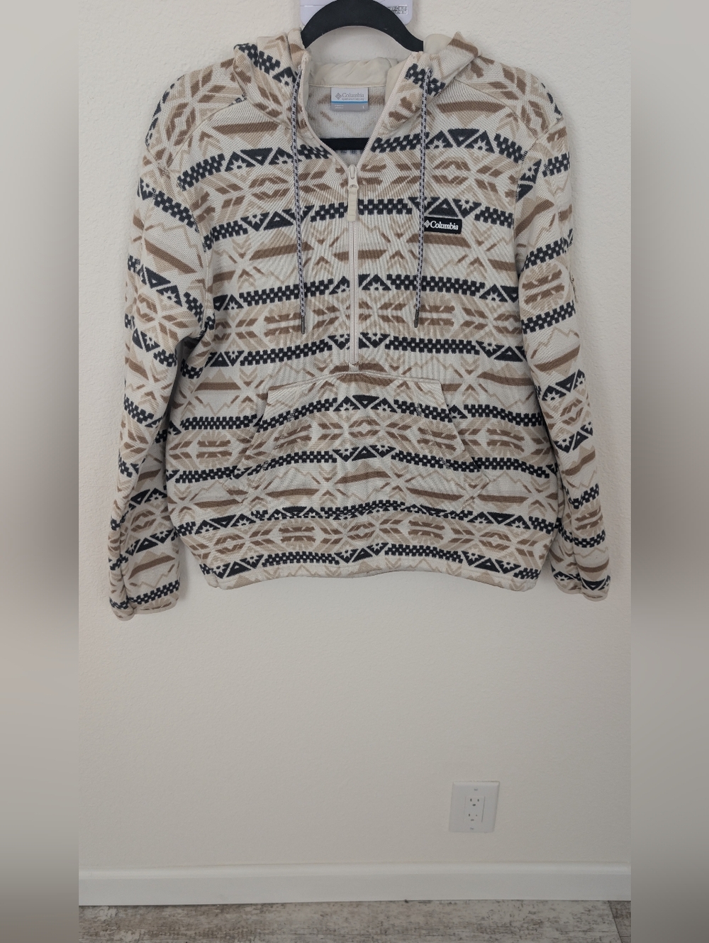 Columbia Women's Cream, Tan & Black Patterned Fleece Hoodie - Picture 5 of 11